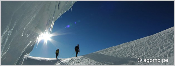Escalada al Nevado Pisco (5752 m) en la Cordillera Blanca