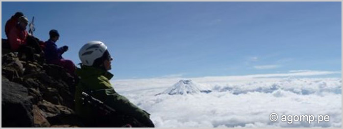 Climbing Volcanos Illinza Norte (5116 m) and Volcan Cotopaxi (5897 m)